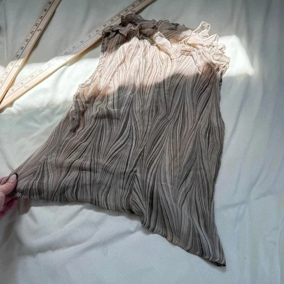 Y2K The Limited beige ruffle silk top size small - Picture 6 of 6